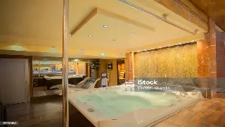 武汉桑拿天花板？私藏宝藏会所，一秒穿越热带雨林，疲惫消散术！